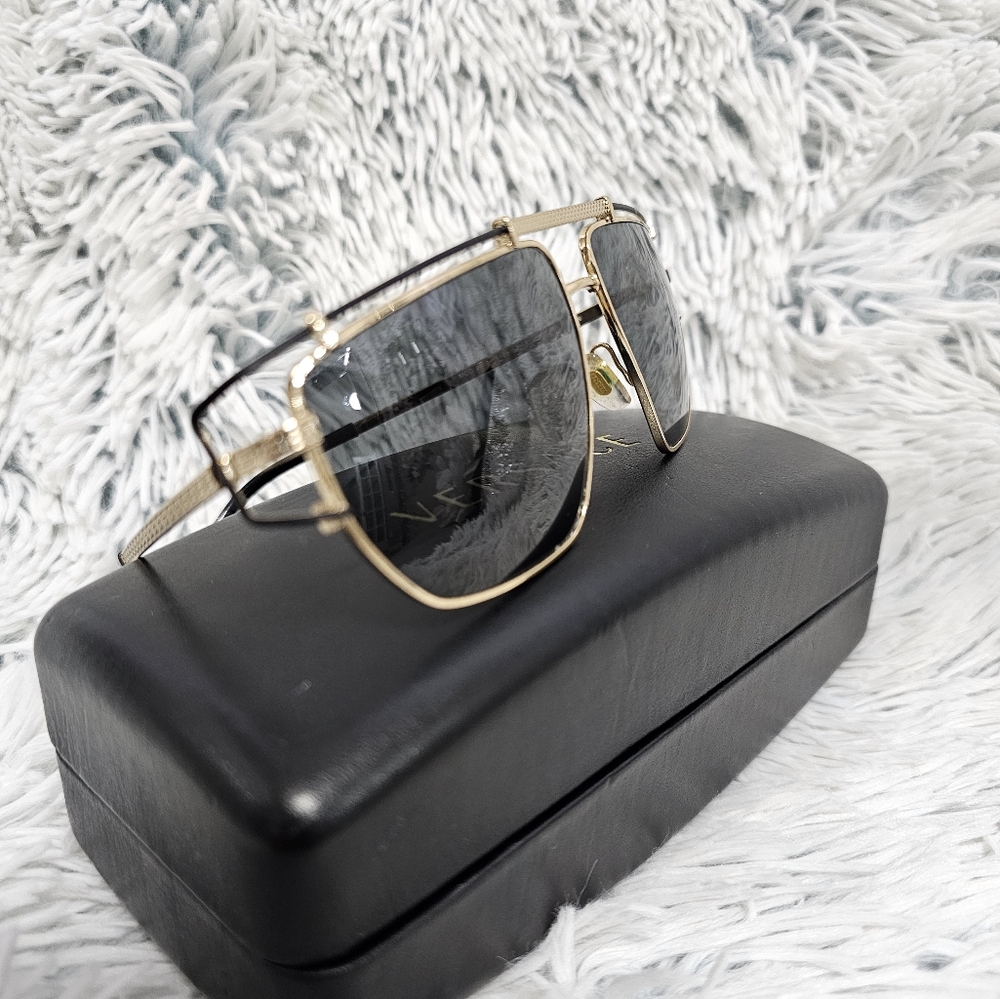 Versace sunglasses - Picture 4 of 9